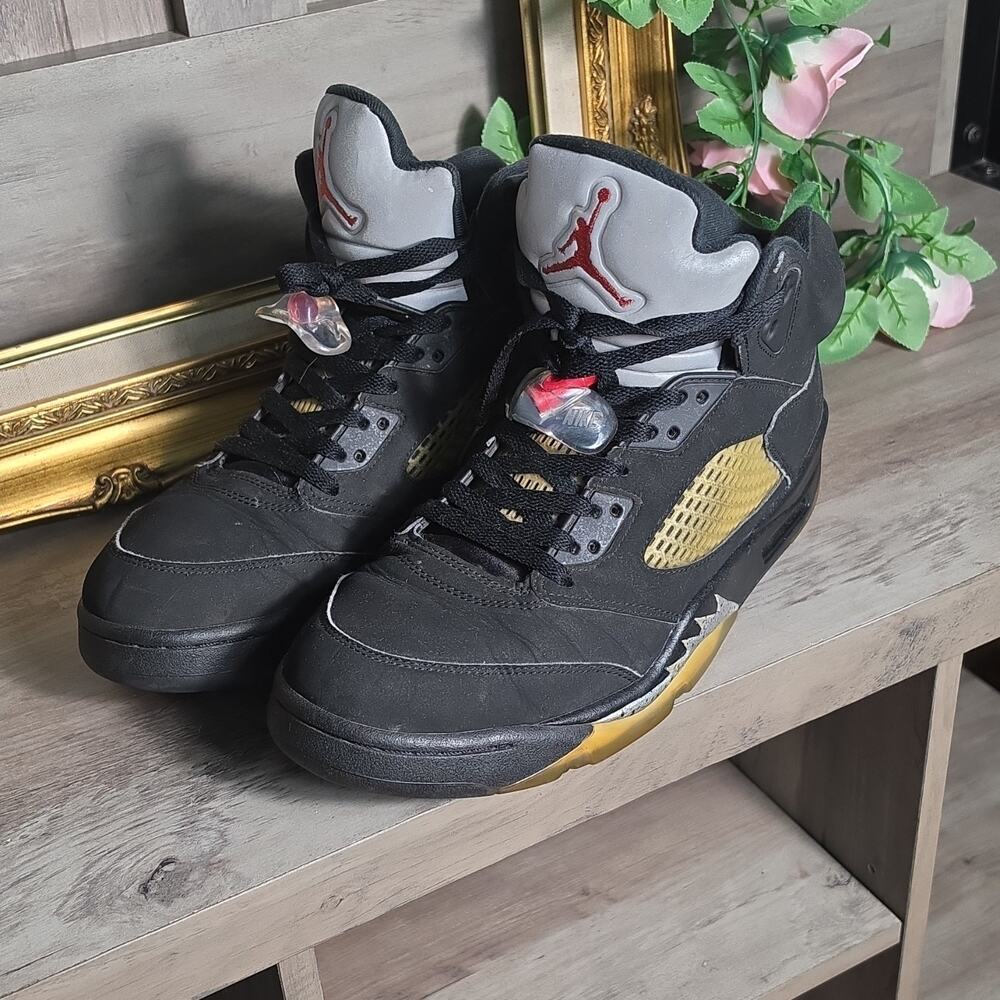Jordan Air Jordan 5 Retro Black Metallic Mid Top Nubuck Sneakers size 11